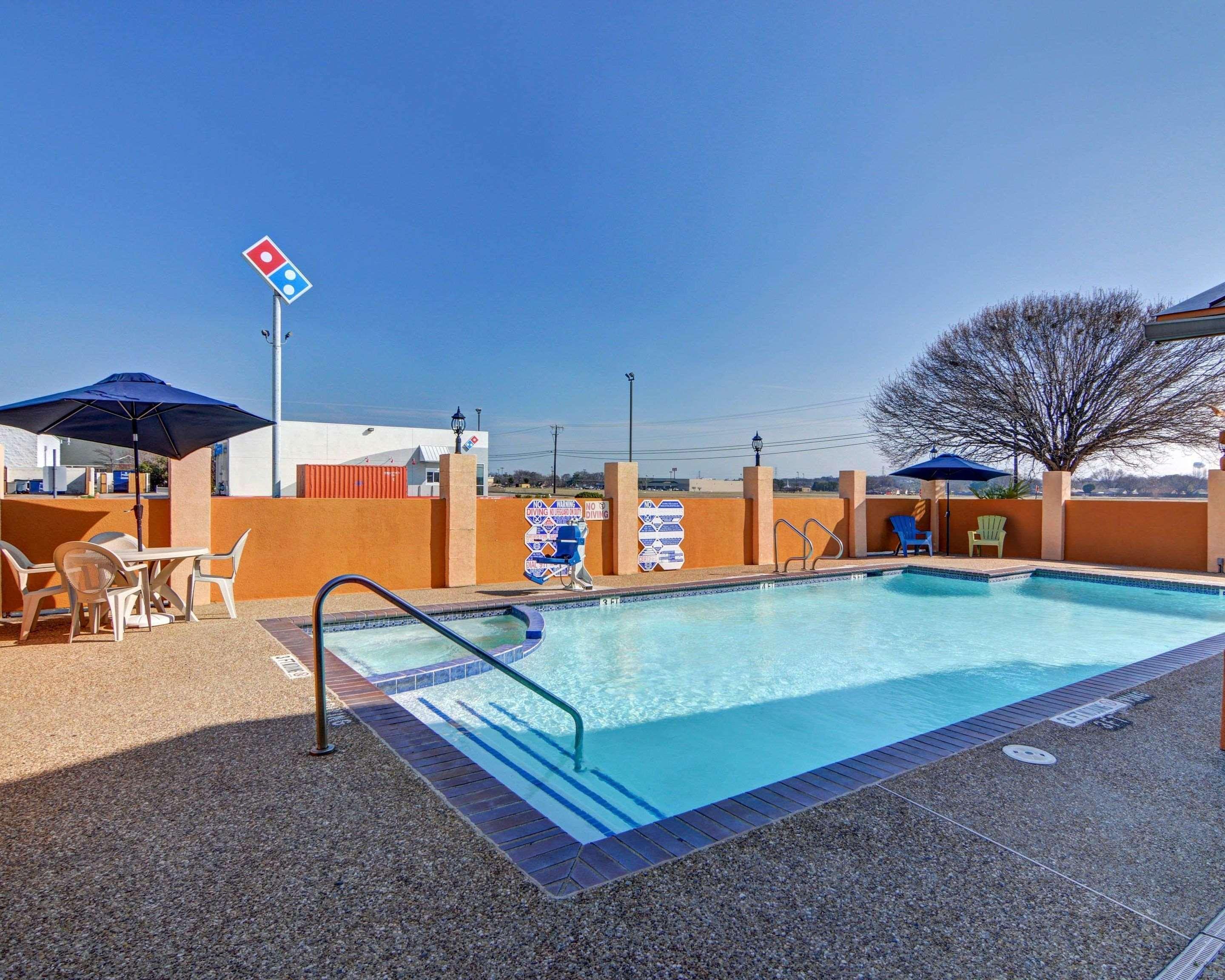 Quality Inn Forest Hill - Fort Worth South Exterior photo